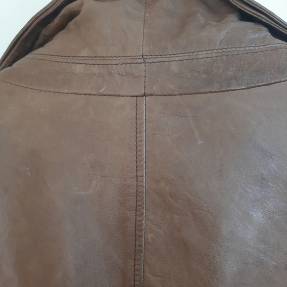 Asymmetrical leather Danier jacket (X's) - Picture 2 of 7